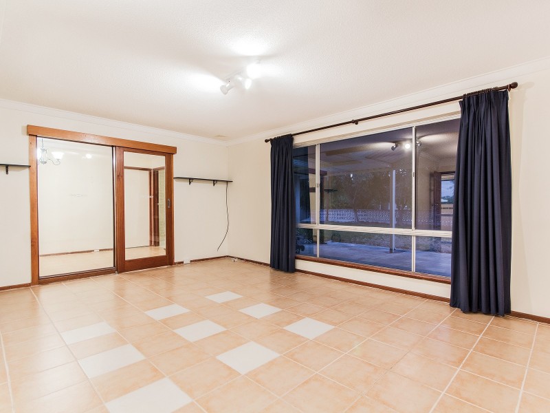 16 Fanning Way, Singleton WA 6175