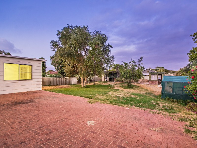 16 Fanning Way, Singleton WA 6175