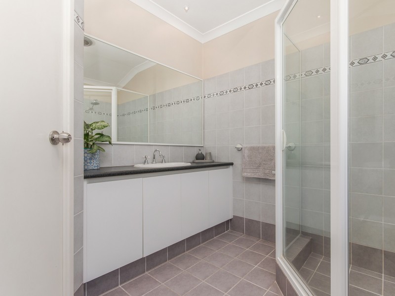 5 Jardine Pass, Bertram WA 6167