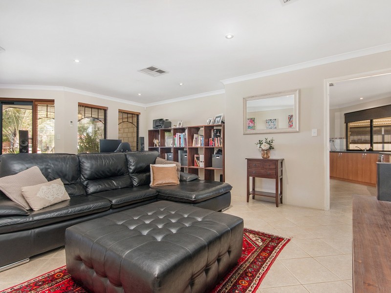 5 Jardine Pass, Bertram WA 6167