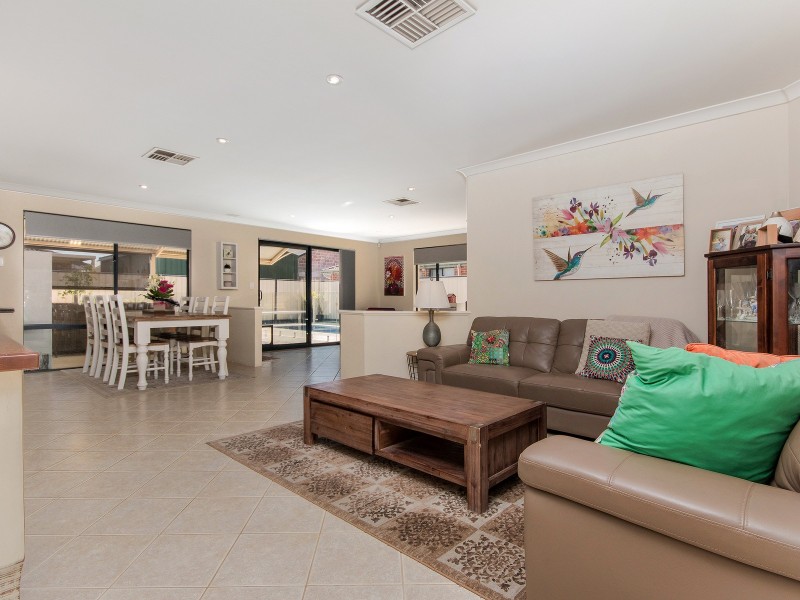 5 Jardine Pass, Bertram WA 6167