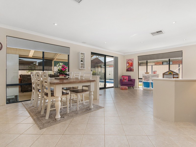 5 Jardine Pass, Bertram WA 6167