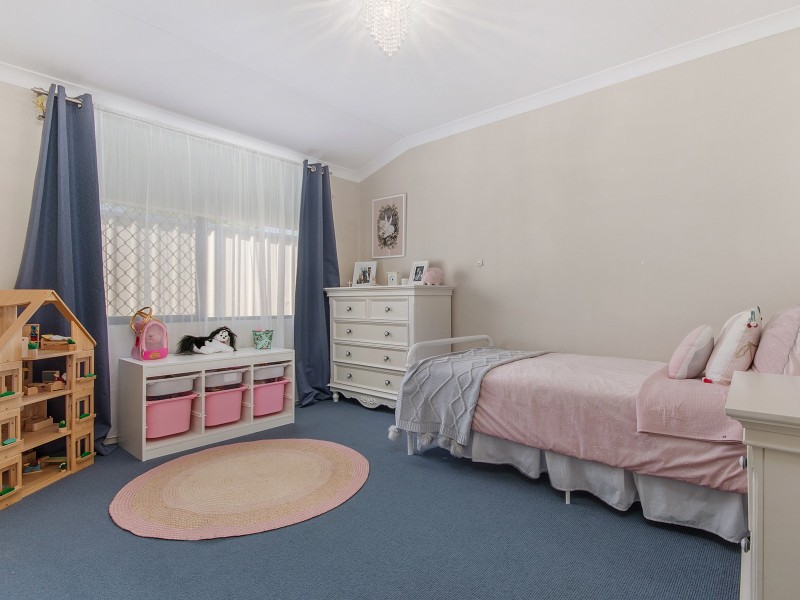 5 Jardine Pass, Bertram WA 6167