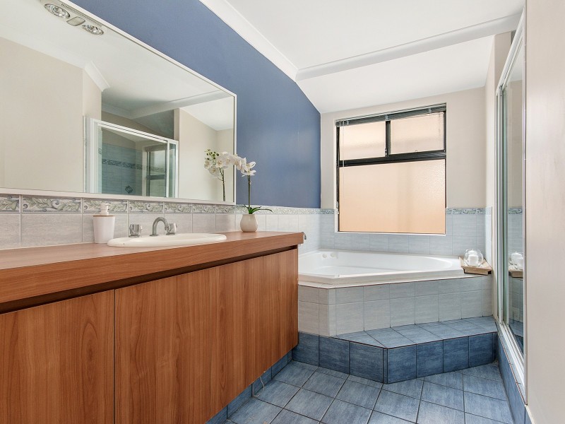 11 Westmoreland Circle, Bertram WA 6167