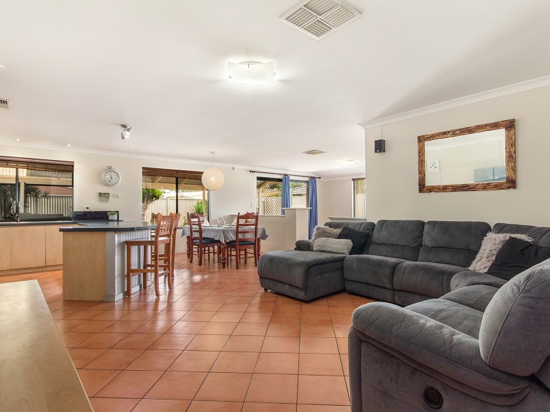 11 Westmoreland Circle, Bertram WA 6167