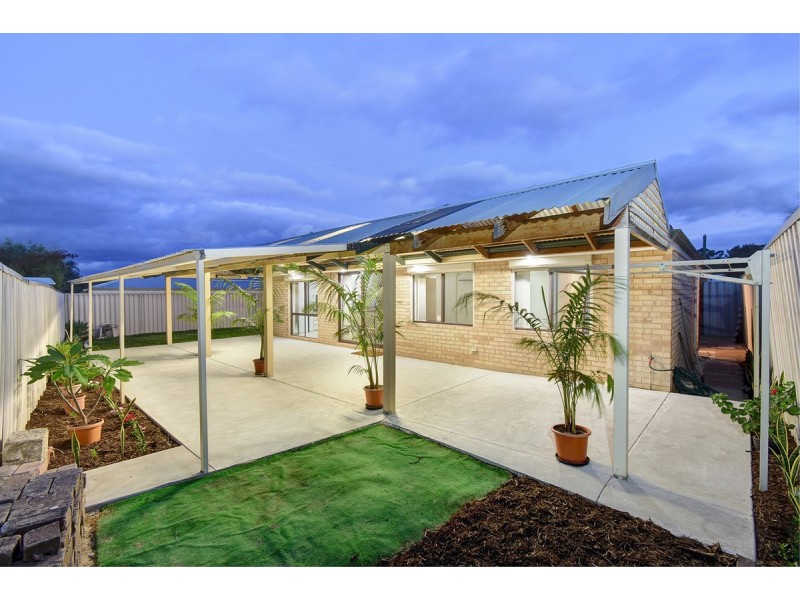 17 Canopy Court, Banksia Grove WA 6031