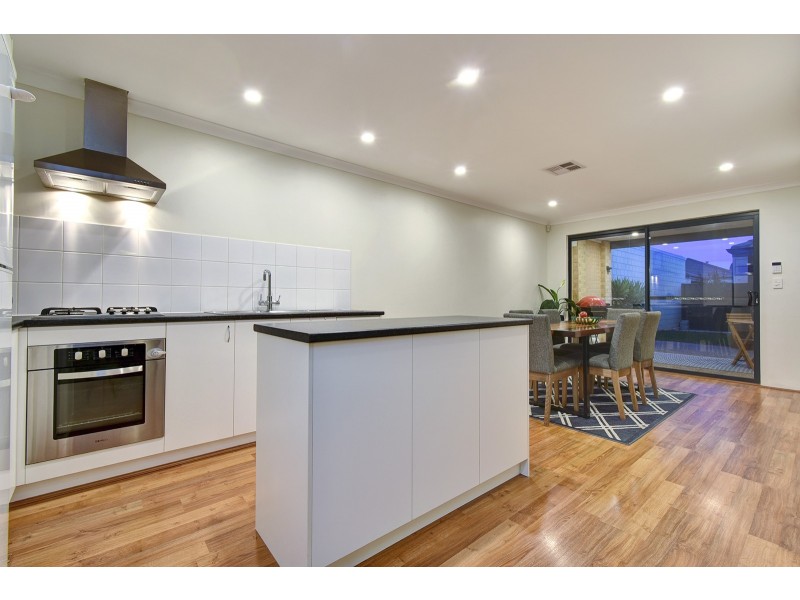 15 Sessilis Road, Banksia Grove WA 6031