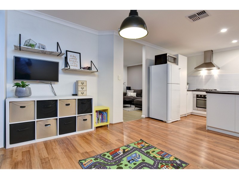 15 Sessilis Road, Banksia Grove WA 6031