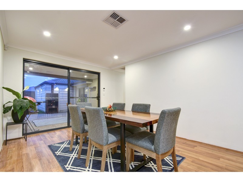 15 Sessilis Road, Banksia Grove WA 6031