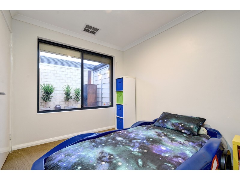 15 Sessilis Road, Banksia Grove WA 6031