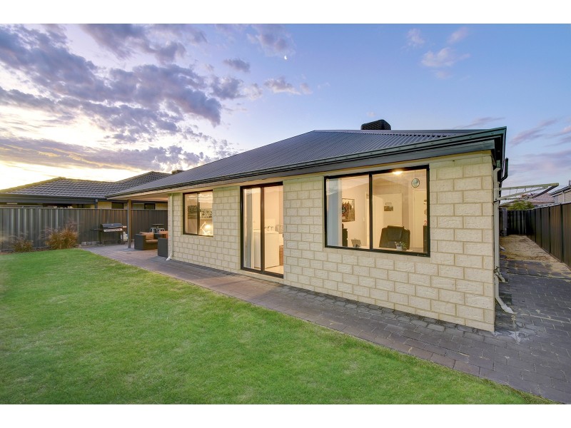 31 Montane Turn, Banksia Grove WA 6031