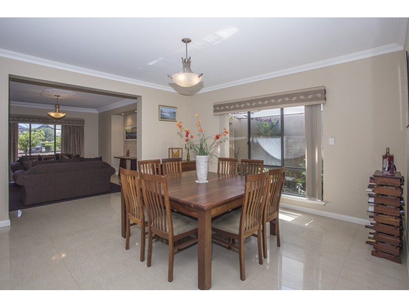 31 Cherrytree Gardens, Stirling WA 6021