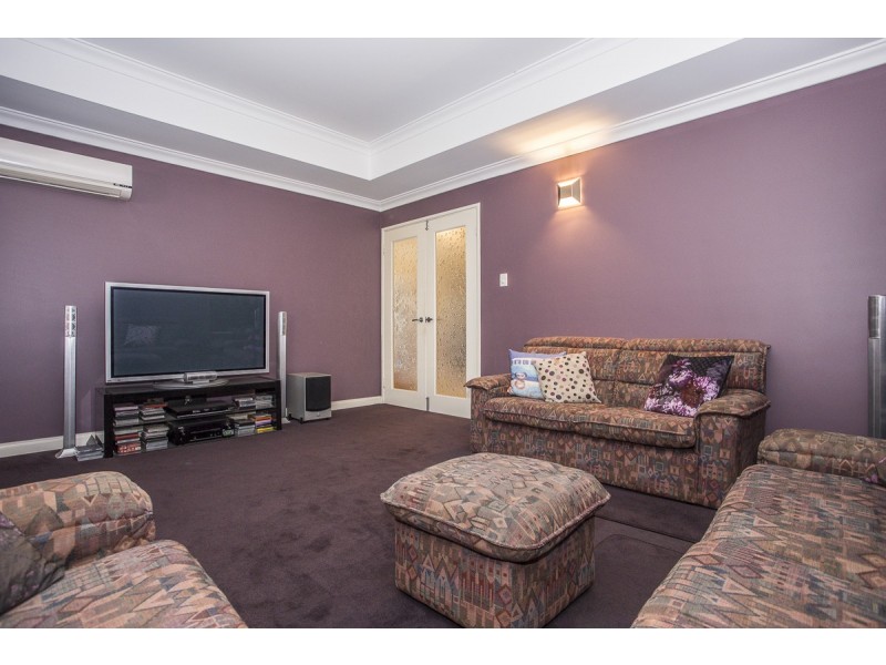 31 Cherrytree Gardens, Stirling WA 6021