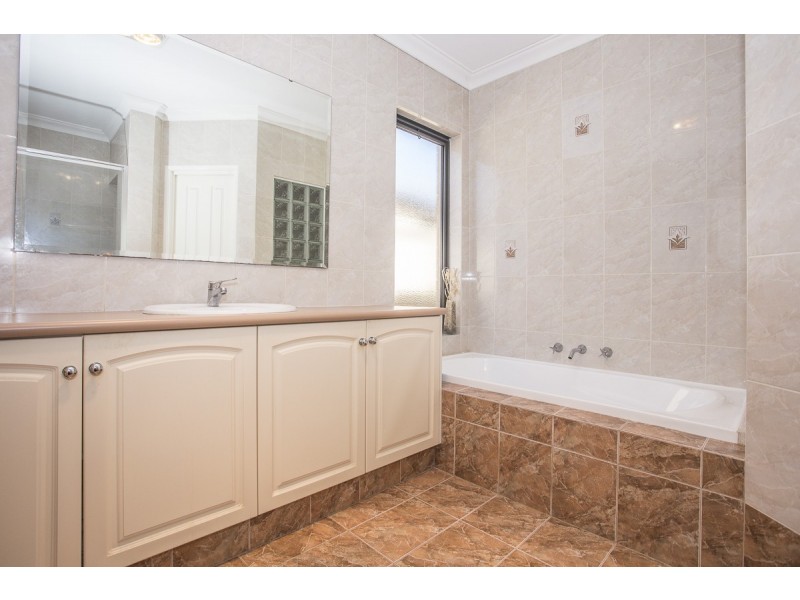 31 Cherrytree Gardens, Stirling WA 6021