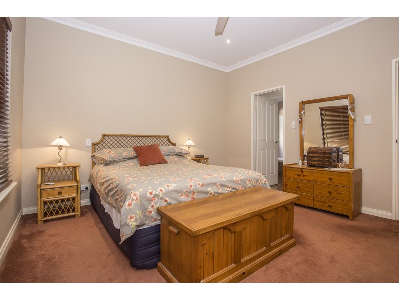 31 Cherrytree Gardens, Stirling WA 6021