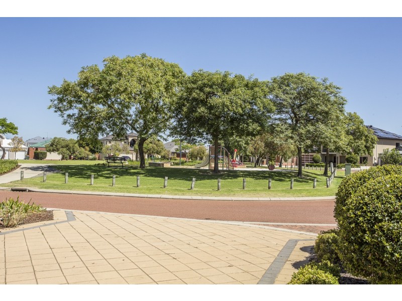 31 Cherrytree Gardens, Stirling WA 6021