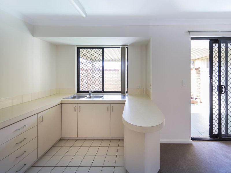 15/2 Keals Close, Bentley WA 6102