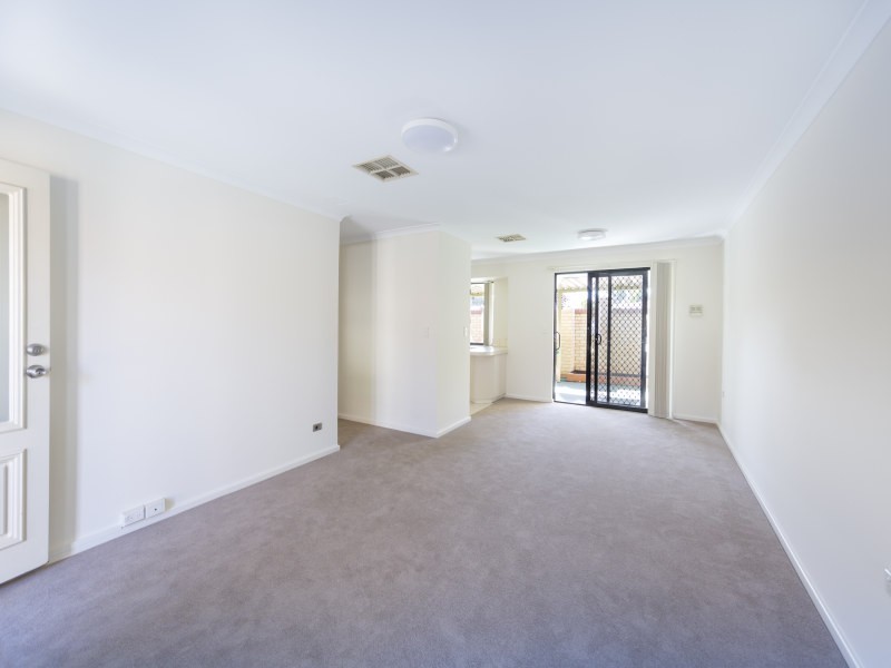 15/2 Keals Close, Bentley WA 6102