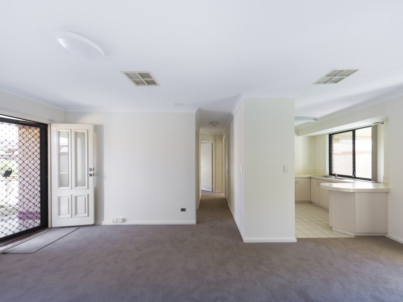 15/2 Keals Close, Bentley WA 6102