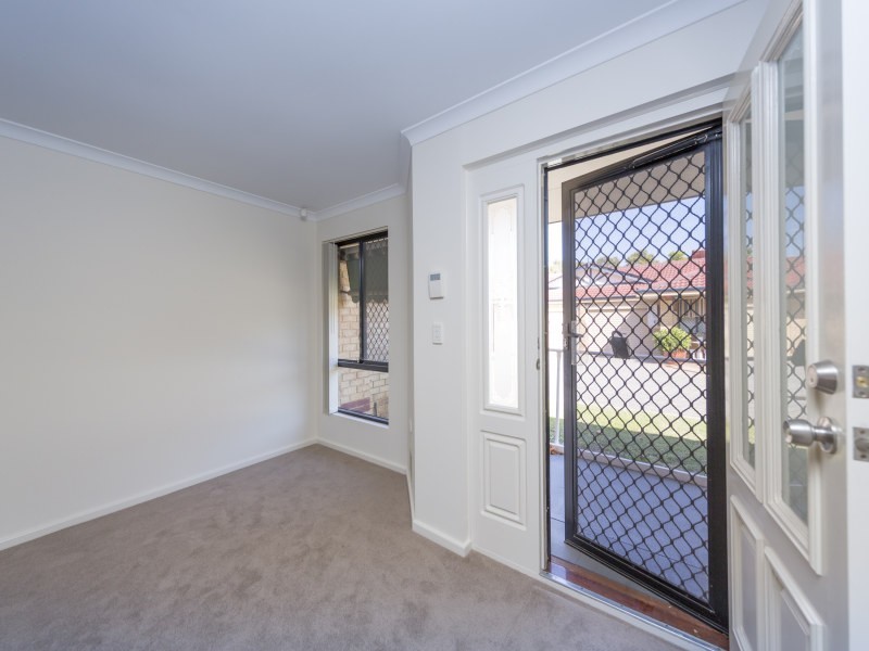 15/2 Keals Close, Bentley WA 6102