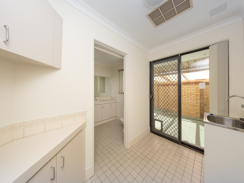 15/2 Keals Close, Bentley WA 6102