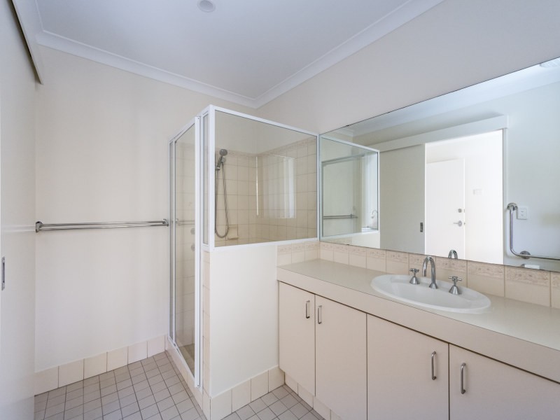 15/2 Keals Close, Bentley WA 6102