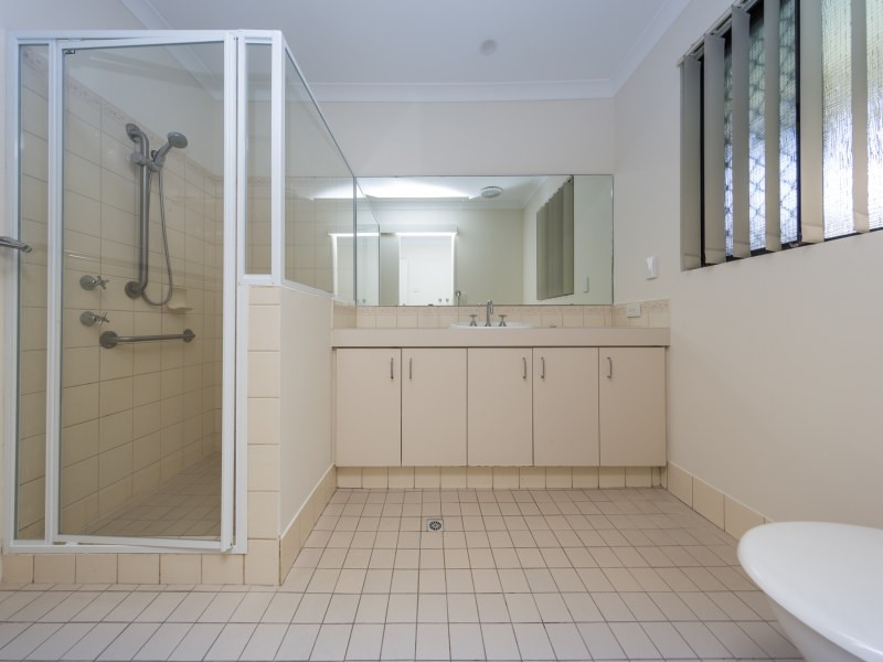 15/2 Keals Close, Bentley WA 6102