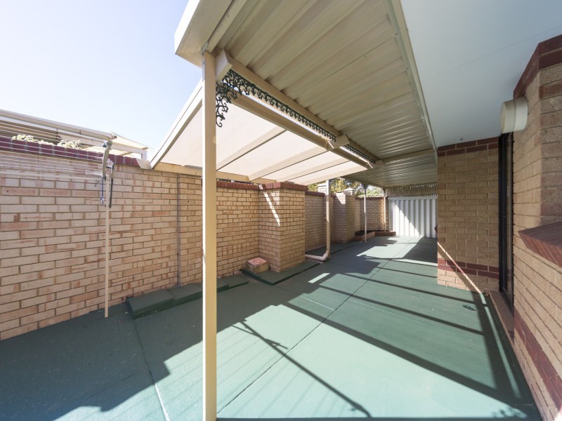 15/2 Keals Close, Bentley WA 6102