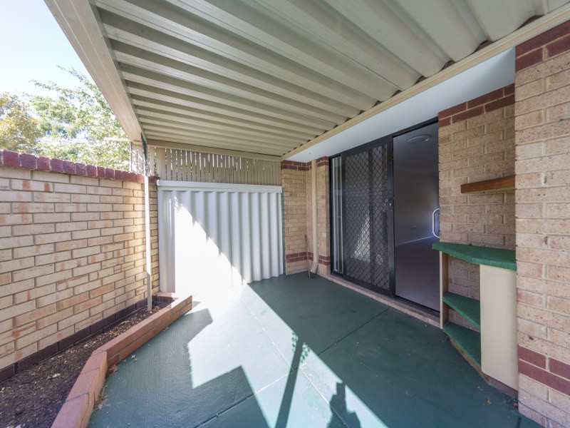 15/2 Keals Close, Bentley WA 6102