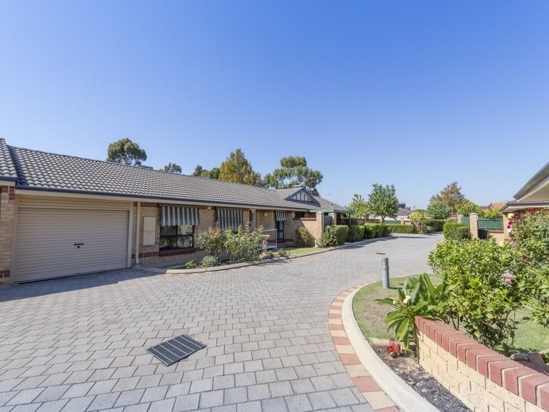15/2 Keals Close, Bentley WA 6102