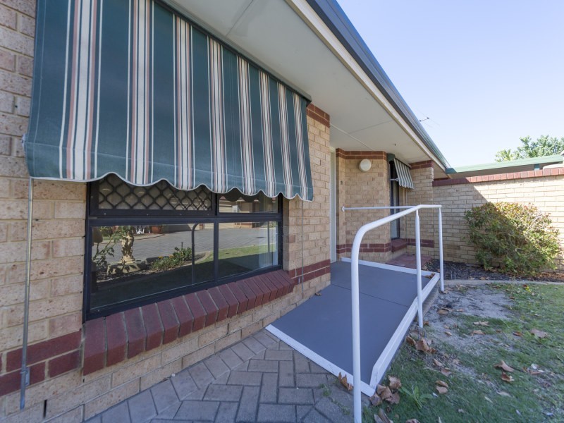 15/2 Keals Close, Bentley WA 6102