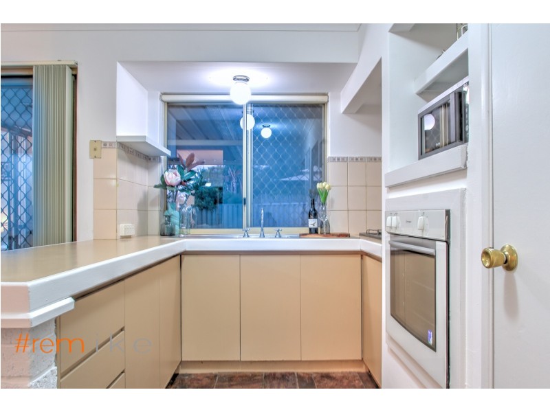 3 Redwood Court, Alexander Heights WA 6064