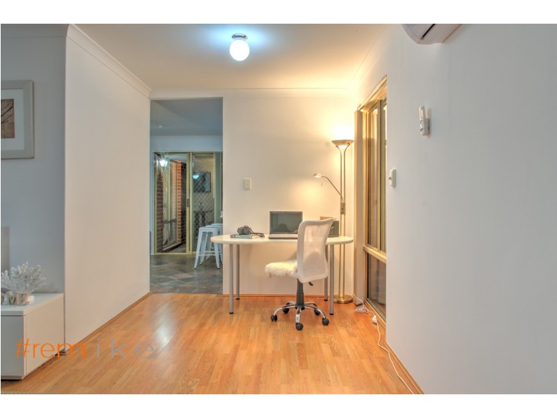 3 Redwood Court, Alexander Heights WA 6064