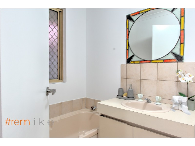 3 Redwood Court, Alexander Heights WA 6064