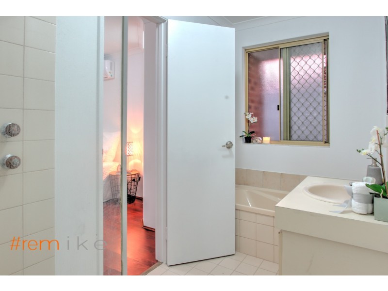 3 Redwood Court, Alexander Heights WA 6064