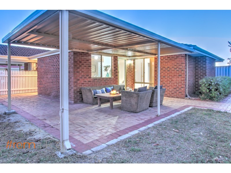 3 Redwood Court, Alexander Heights WA 6064