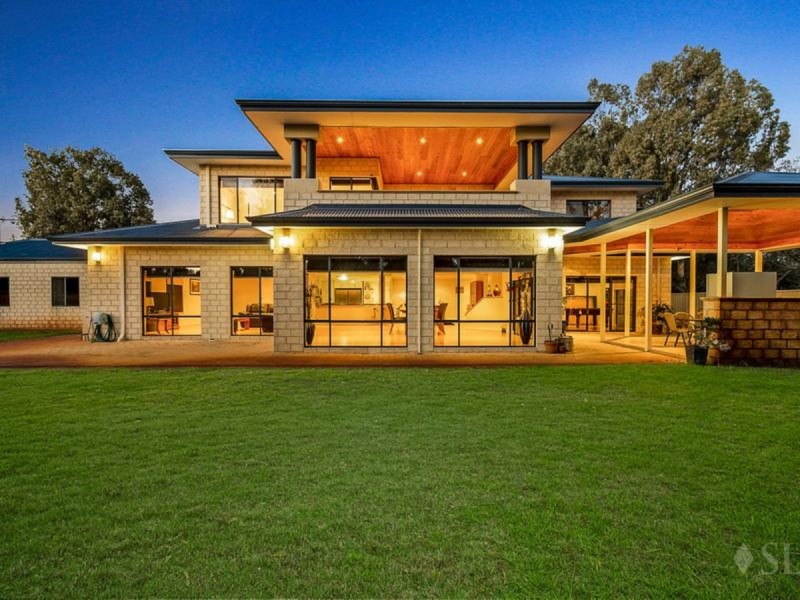 25 Louise Place, Gnangara WA 6077