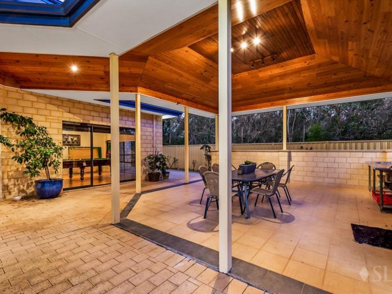 25 Louise Place, Gnangara WA 6077