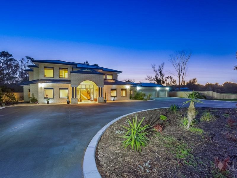 25 Louise Place, Gnangara WA 6077