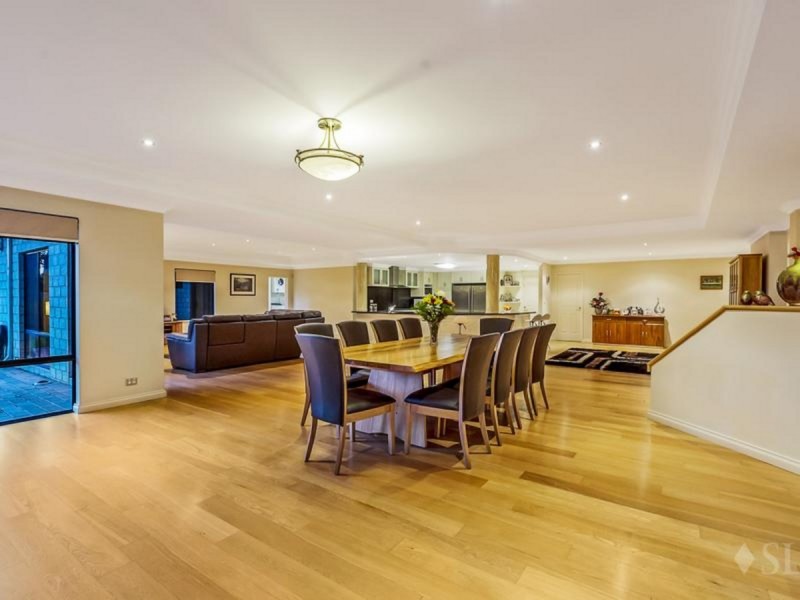 25 Louise Place, Gnangara WA 6077