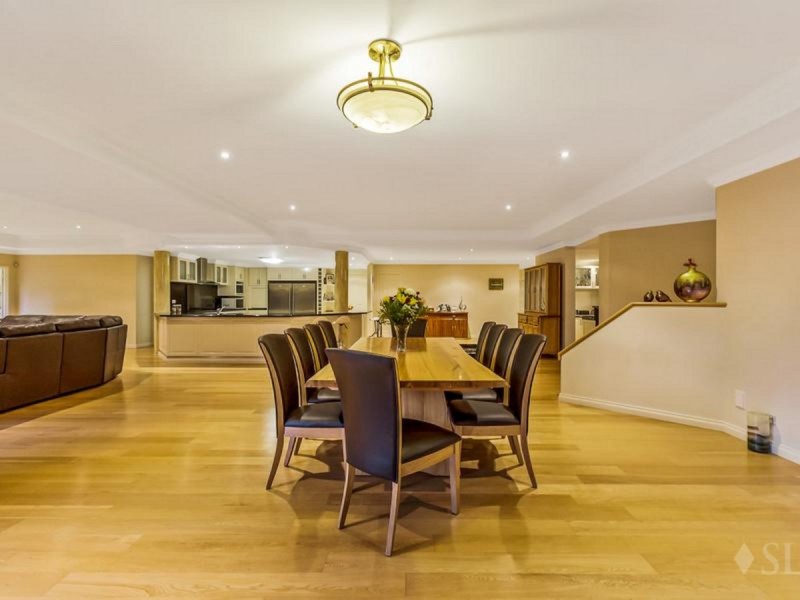 25 Louise Place, Gnangara WA 6077