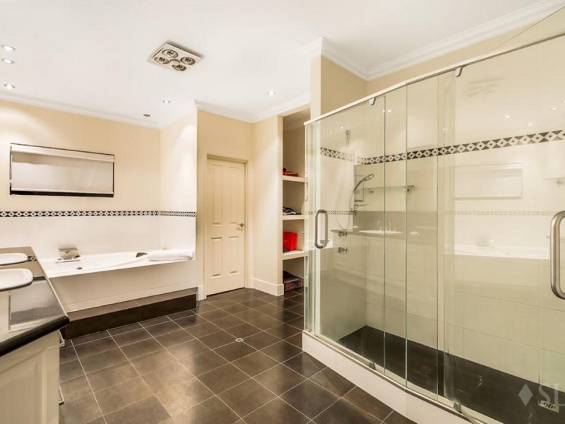 25 Louise Place, Gnangara WA 6077