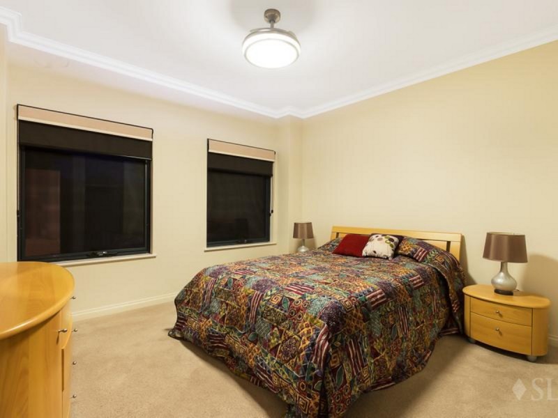 25 Louise Place, Gnangara WA 6077