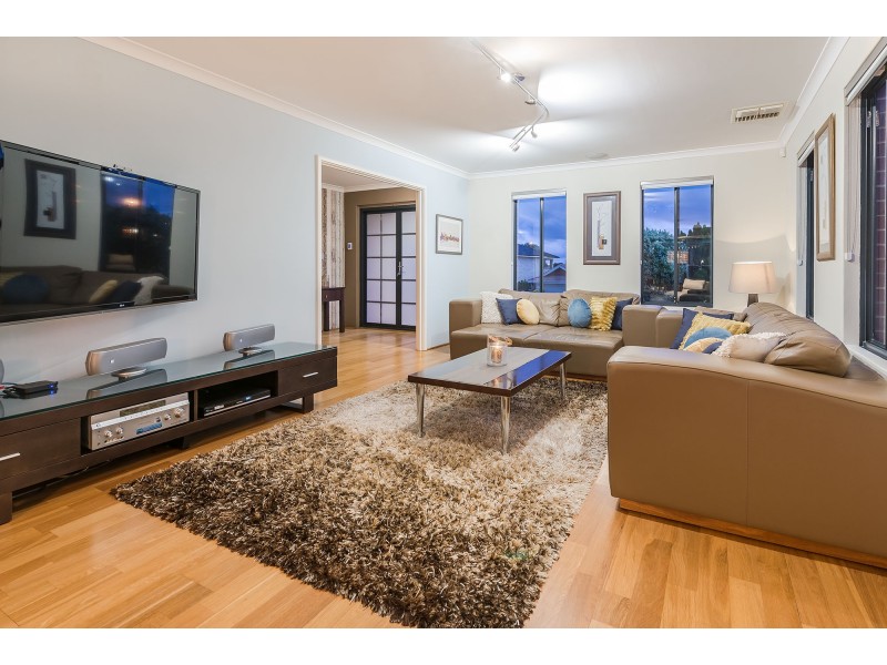 10 Sheringham Retreat, Currambine WA 6028