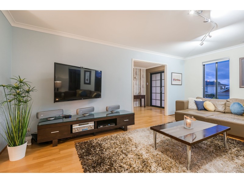 10 Sheringham Retreat, Currambine WA 6028