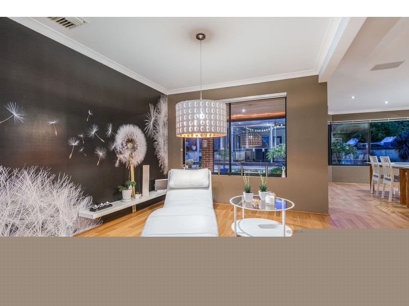 10 Sheringham Retreat, Currambine WA 6028