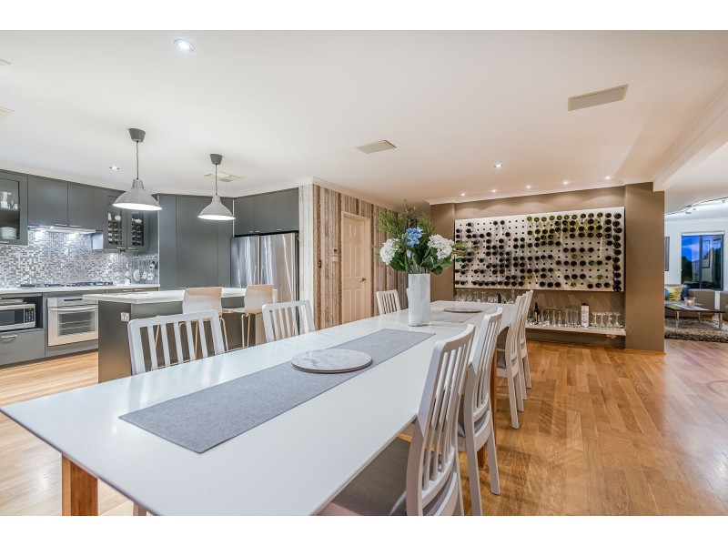 10 Sheringham Retreat, Currambine WA 6028