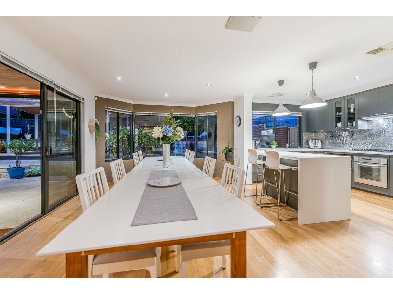 10 Sheringham Retreat, Currambine WA 6028