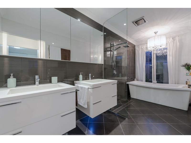 10 Sheringham Retreat, Currambine WA 6028