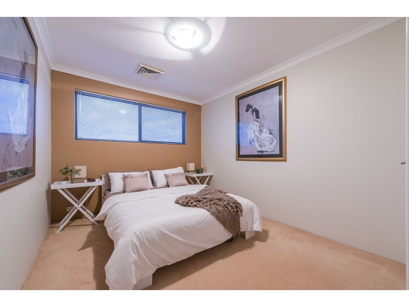 10 Sheringham Retreat, Currambine WA 6028